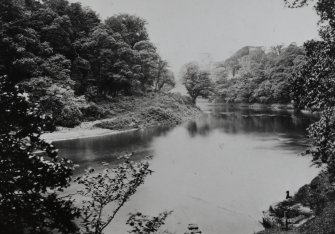 Bothwell Castle.
Modern copy of historic photograph from the Annan Album of the Clyde below Bothwell Castle.