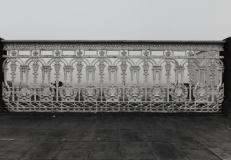 Former Hamilton Palace railings, detail