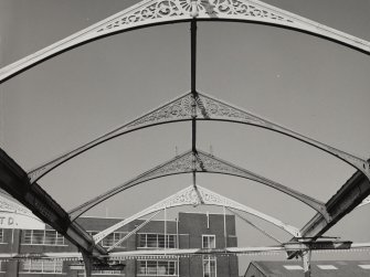 Detail of canopy supports on Platform 1.