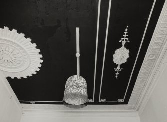 Interior.
Detail of ceiling in no. 101 High Street.