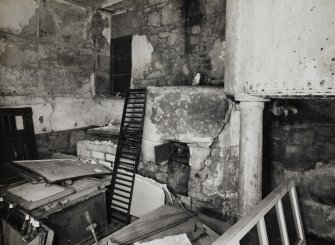 Interior.
View of former washroom.