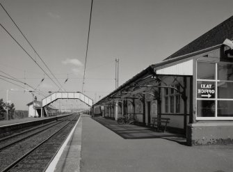View from S along the platform.