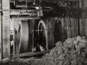 Interior.
Detail of dry pan-mill