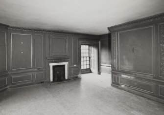 Interior.
View of SW corner dressing room (Lord Hamilton's room).