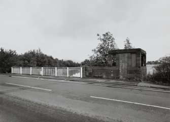 Hungryside Bridge, Forth and Clyde Canal, Lifting Bridge
View from SW