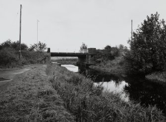 Hungryside Bridge, Forth and Clyde Canal, Lifting Bridge
View from West