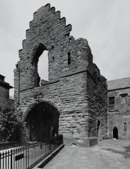 View of precinct gateway from SE.