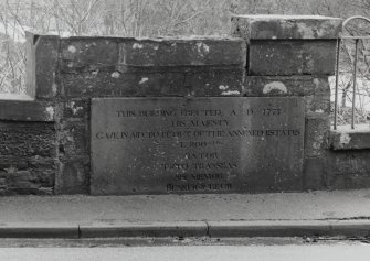 Detailed view of plaque at SE end of the bridge (S side)