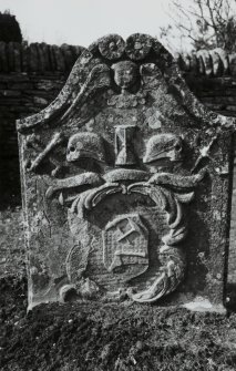 Detail showing headstone of Findlay.