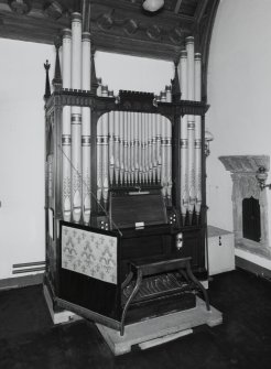 Interior.
View of organ.