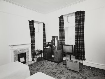 Interior.
View of room 11.