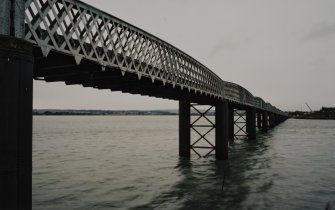 Oblique view from S along SE side of viaduct