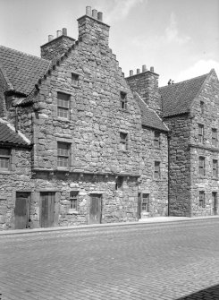 View of section of High Street frontages of No.s 443-449, Sailor's Walk, Kirkcaldy
