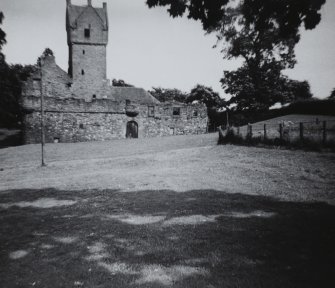 Dundee, Caird Park, Mains Castle.
General view.