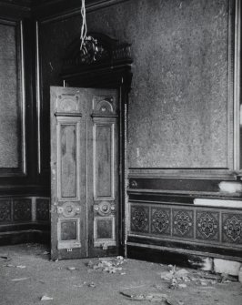 Dundee, Broughty Ferry, Camphill Road, Carbet Castle, interior.
General view of door.