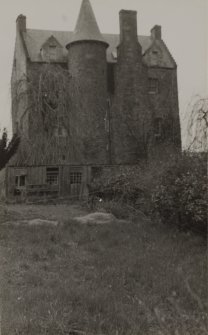Fowlis Castle. General view from South.