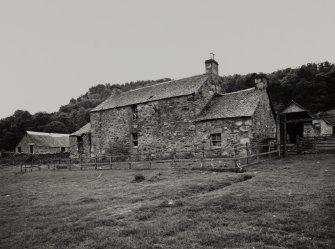 Balmacneil Farm.
General view of farmhouse from North.
