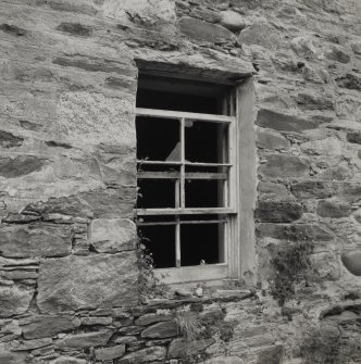 Balmacneil Farm.
Detail of masonry around windows on East farmhouse.