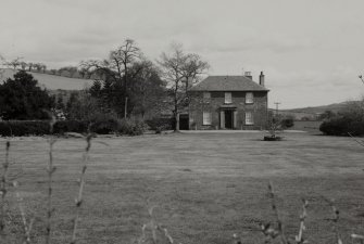 Chapelbank, Farmhouse.
General view from South.