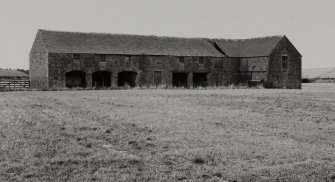 Dunning, Baldinnies Farm and Steading
View of steading with arched cart-sheds from East.