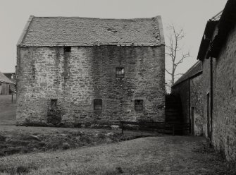 Dunning, Baldinnies Farm and Steading
View of mill building from North.