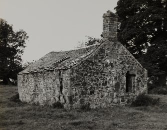 Elcho Farm, Bothy.
General view from East.