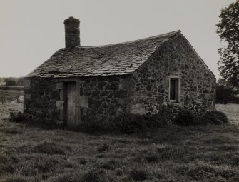 Elcho Farm, Bothy.
General view from West.