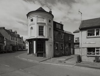 Kinross, 109-113 High Street, Old County Building.
View from South-East.