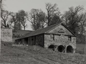 Lynedoch Cottage, outbuildings.
General view from South-West of three arch cart house with semi-circular doocot opening in gable.