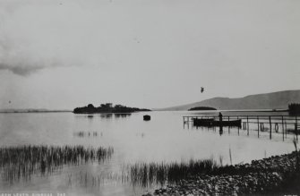 Photographic copy showing distant view of Lochleven Castle.
Titled: 'Loch Leven, Kinross, 240 G.W.W.'
PHOTOGRAPH ALBUM No.33: COURTAULD ALBUM.