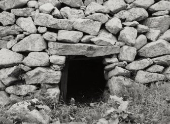 Cleit 137, Village.
View of doorway.