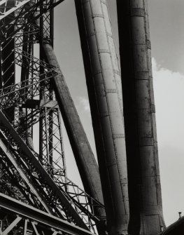 Detail of structural tubes and lattice girders.