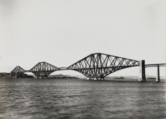 General view of the bridge from the South West.