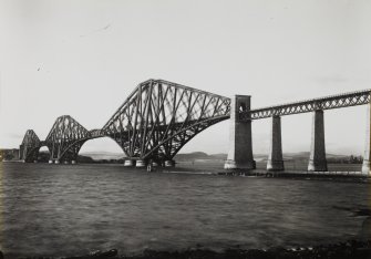 General view of the bridge from the South West shore.