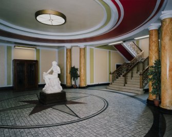 Interior. Rotunda.