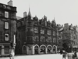 89, 91, 93, 95 Fountainbridge.
View from North.