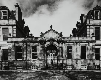 Edinburgh, George Square, University of Edinburgh Department of Psychology.
Photographic copy of photographic view showing entrance facade.
