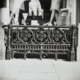 Edinburgh, George Street general.
View of panel benath shop window.