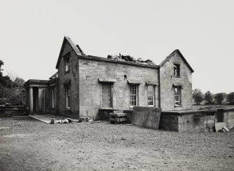 Edinburgh, Gogar Station Road, Kellerstain House.
View from West, with no roof.