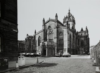 Mercat Cross and St Giles' Cathedral, view from NE
