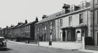 Edinburgh, Portobello, 1-11 James Street.
General view of Nos 1-11 from East.