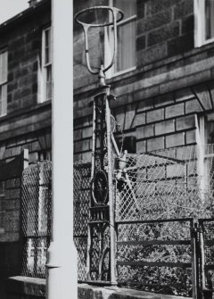 21 Howard Place.
Detail of gas lamp standard on wall.