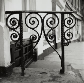 30 Kerr Street.
Detail of railing.