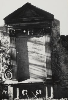 Edinburgh, Kirkgate, Liberton Parish Church Churchyard.
View of the Nicol Monument.