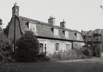 Edinburgh, 33 Murrayfield Road, Kinellan.
General view of lodge from South.