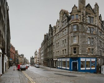 Top of Lawnmarket (showing building linking with Upper Bow), view from West.