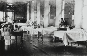 Edinburgh Royal Infirmary, interior.
View of medical ward.