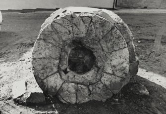 Edinburgh, Miller's Row, Granary.
View of grinding face of a 13 piece burr 'runner' or 'top' stone.