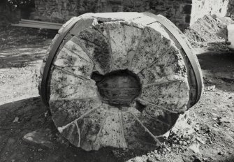 Edinburgh, Miller's Row, Granary.
View of grinding face of a 12 piece burr 'runner' or 'top' stone.