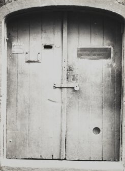 Edinburgh, Maritime Street.
View of unnumbered wooden door with cat-hole.